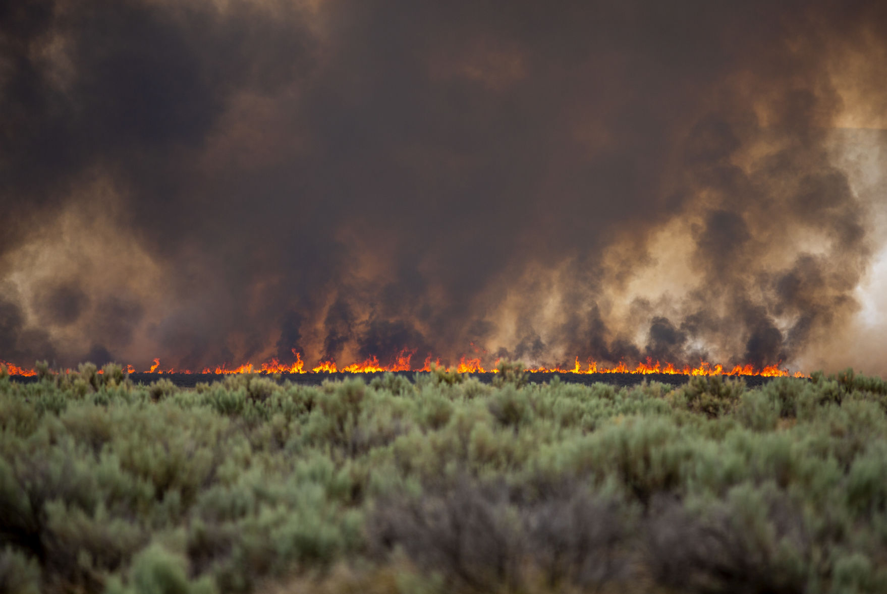 Wildfire burns near Declo